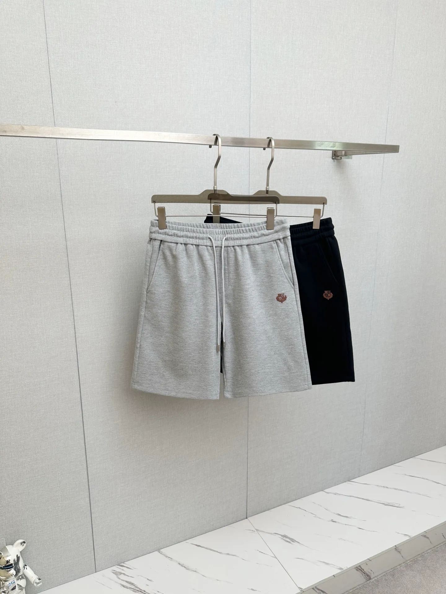 LP Hot Sale Shorts 2026ss New Arrival Men's Casual Shorts, Premium Version! The custom-made fabric Breathable in the counter has high comfort, impeccable details, and brand design concept, reflecting high quality. It feels delicate and soft! It presents a casual cut and the upper body shape is great! Sizes:M-4XL